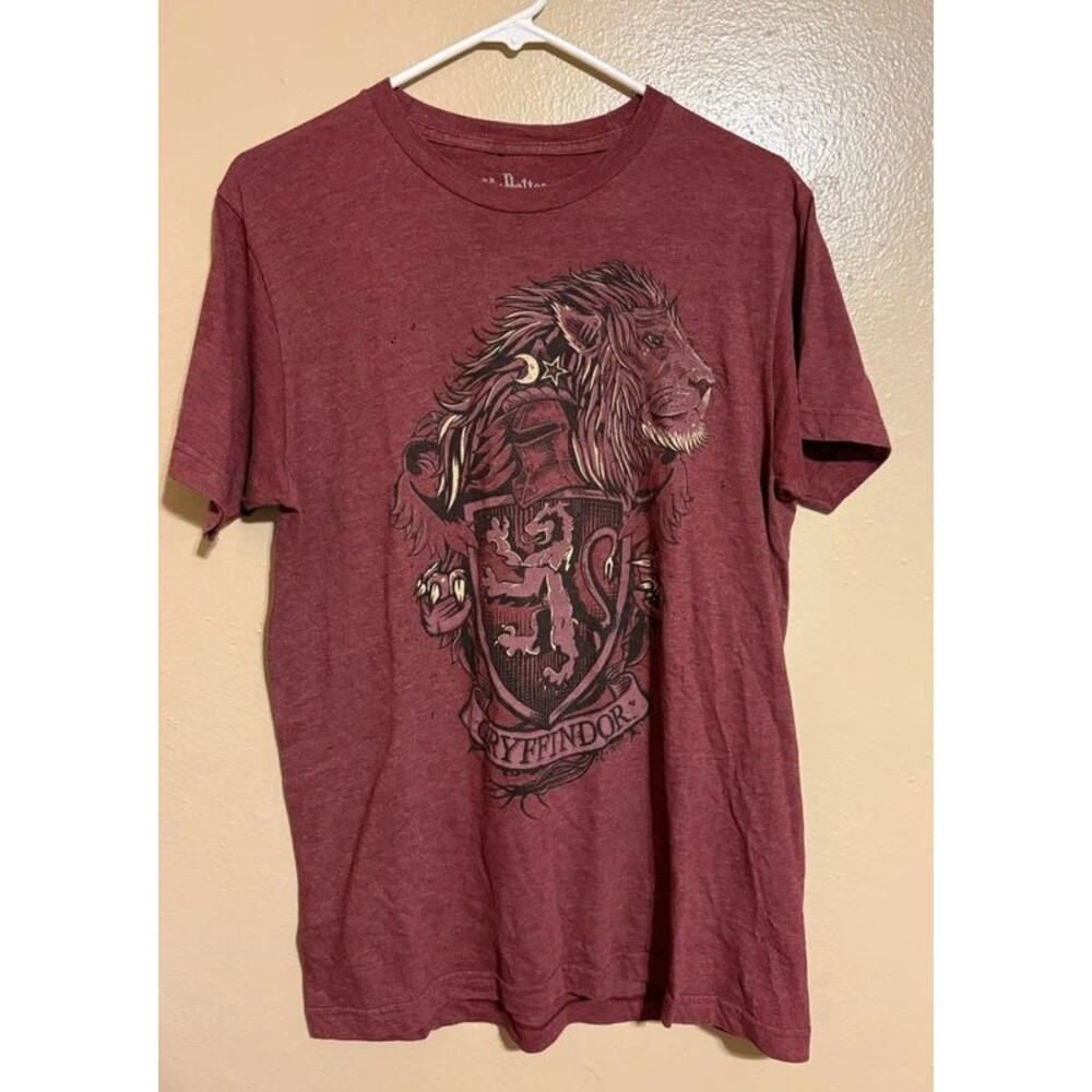 Red Burgundy Harry Potter T Shirt with Gryffindor Graphic Size M